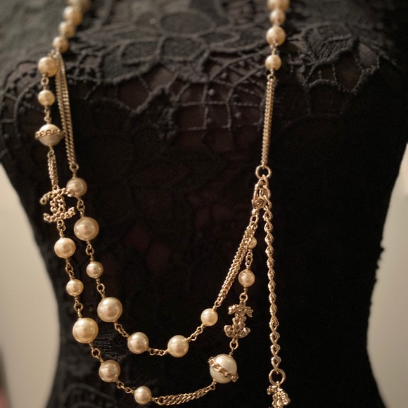 Chanel Necklace/Belt Gold and Pearl. - Picture 3 of 8